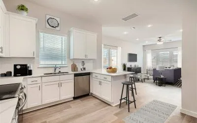 Logan_Square-_33107_Oak_Hts_Pl-_Oxford_33107_Oak_Hts_Pl_-_Web_Quality_-_012_-_11_Kitchen_25-07-24_11_53 (1)